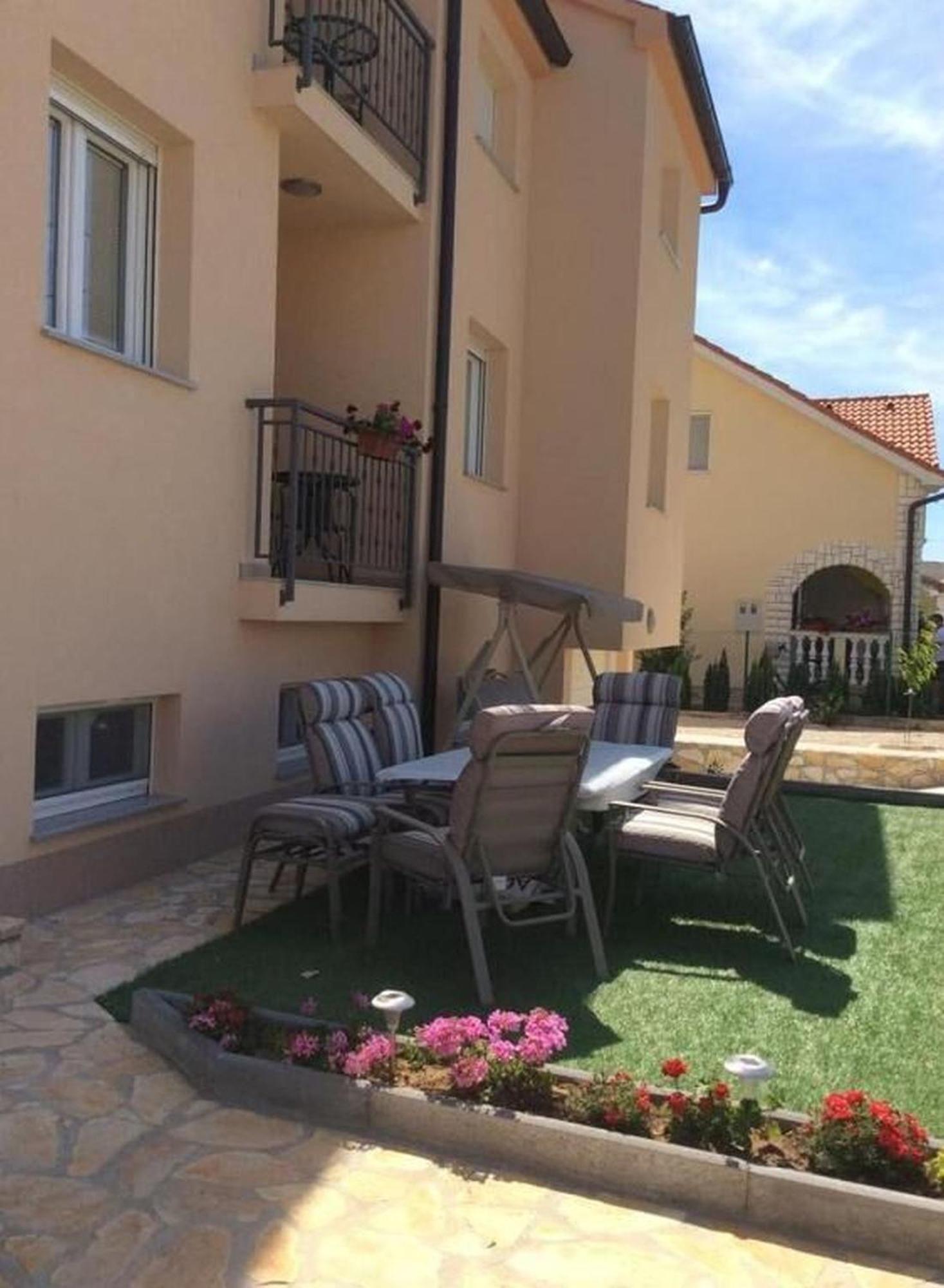 Apartments Lipovica Sukošan Kültér fotó